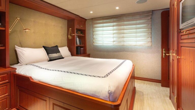 Double Cabin
