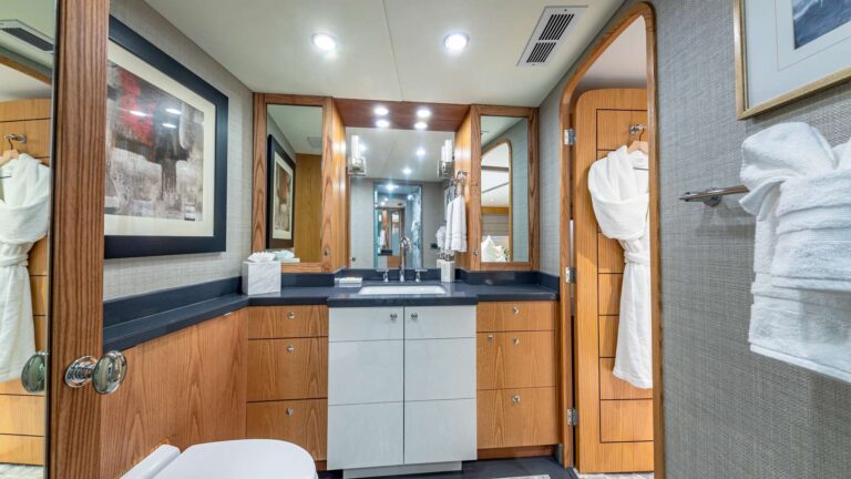 Ensuite Guest Bathroom