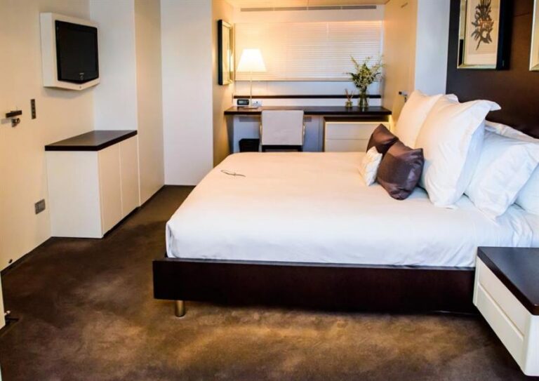Guest Cabin