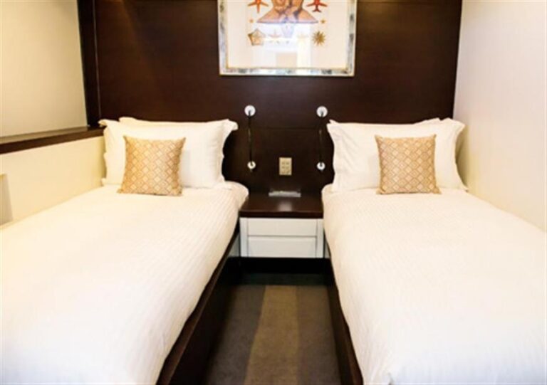 Twin Cabin