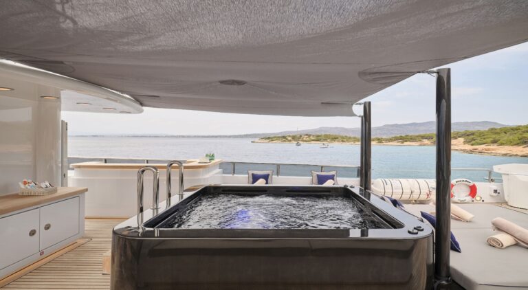 Exterior Sunbathing Area
