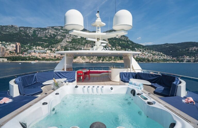 Exterior Sunbathing Area