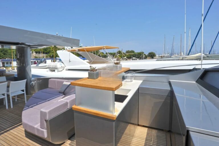 Exterior Relaxation Area With Kitchen