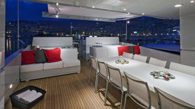 Sun Deck Dining