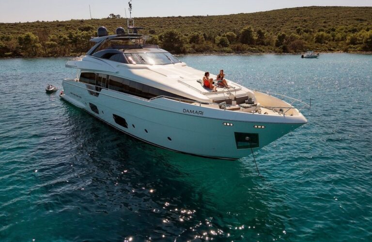 Motor Yacht DAMARI