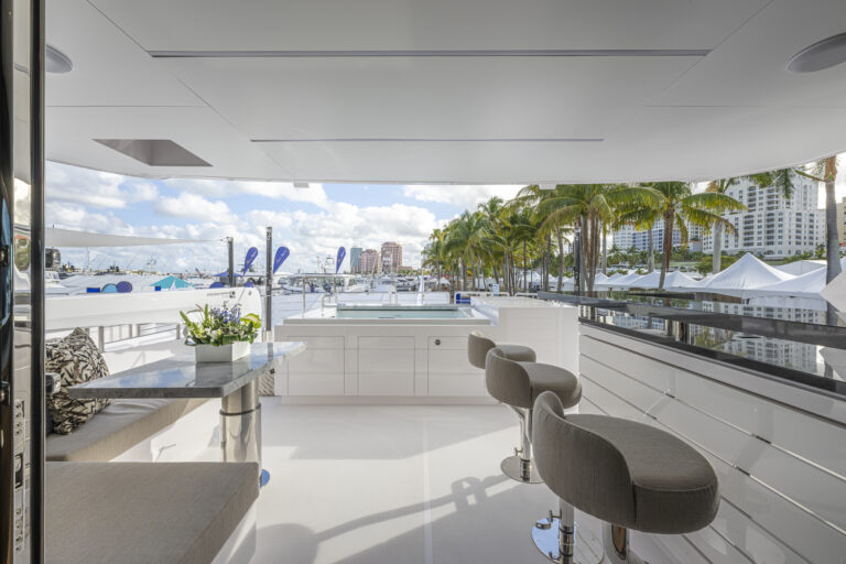 Bridge Deck Aft