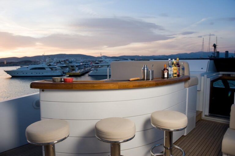 Sundeck bar