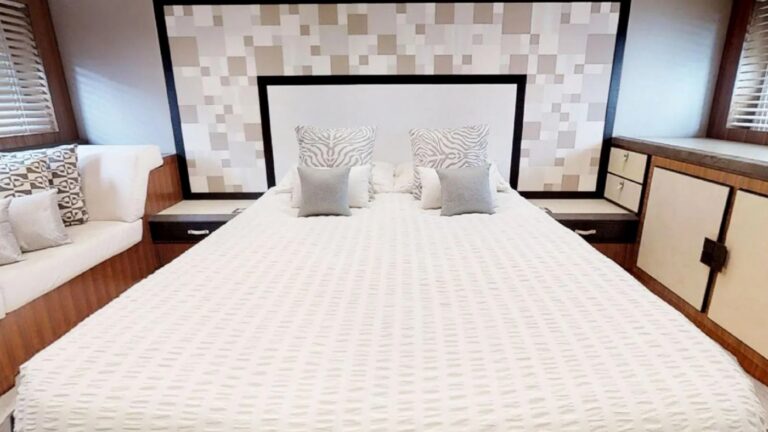 Master Stateroom 02