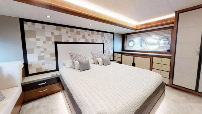 Master Stateroom 03