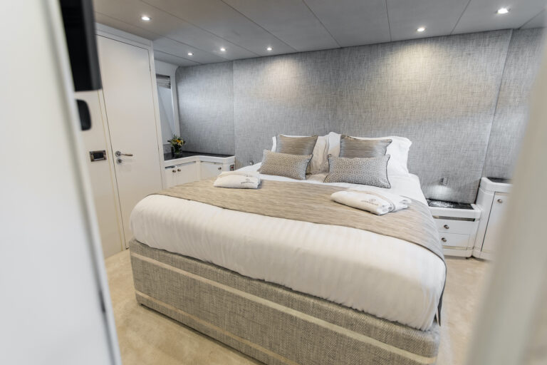 Master Double Cabin
