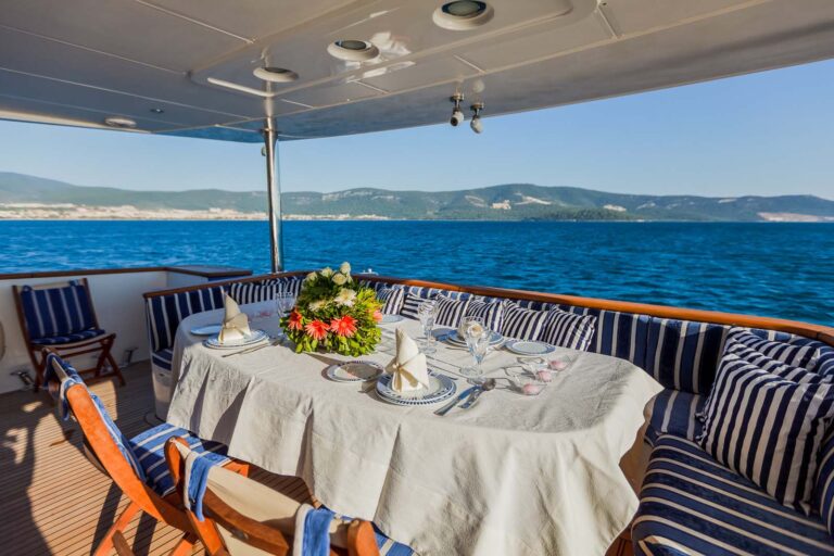 Alfresco Dining