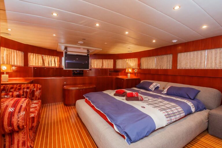 Double Cabin