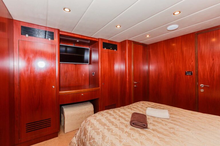 Double Cabin