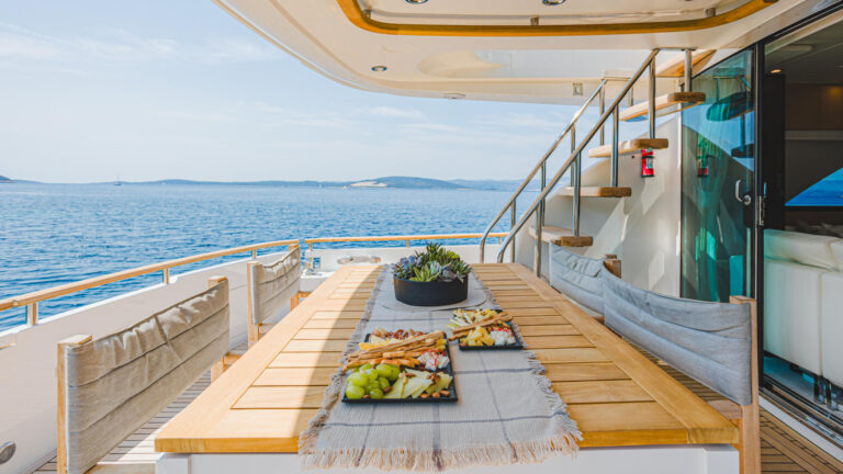Main Deck Dining