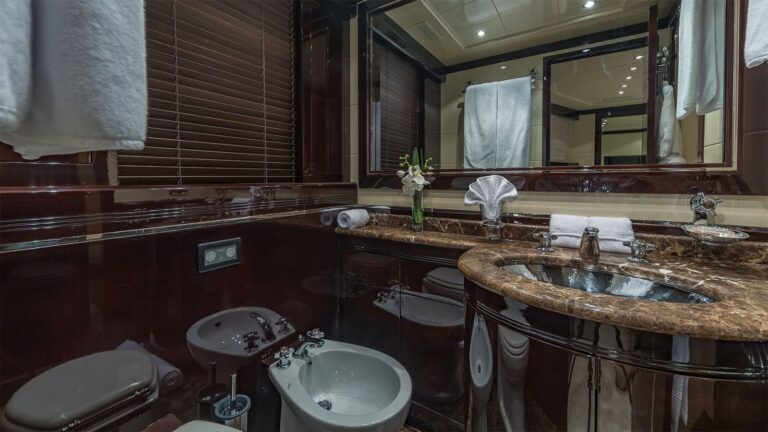 Twin Bathroom