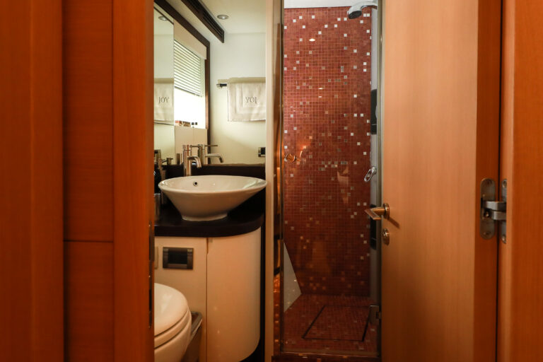 Ensuite With Shower