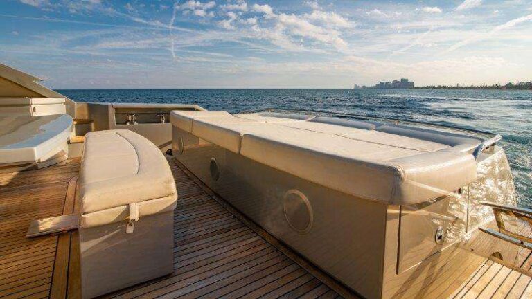 Flybridge Aft