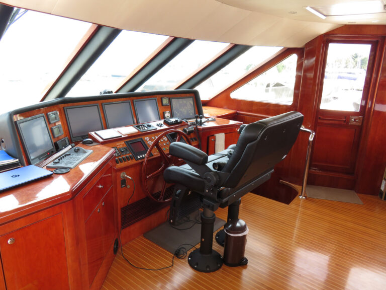 Helm Station