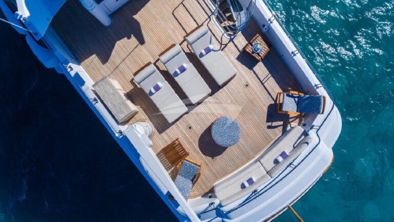 Sun deck