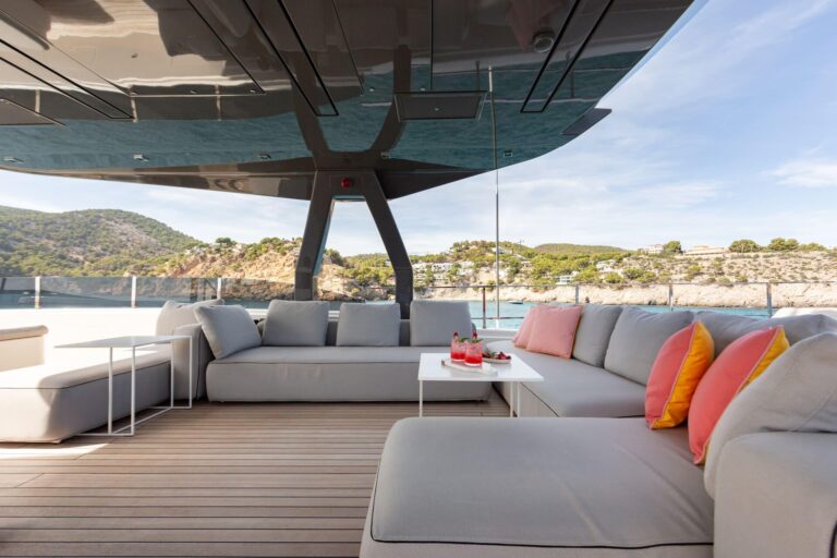 Sun Deck Lounge