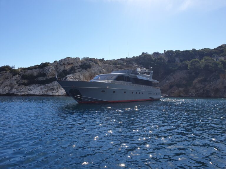 Motor Yacht KISS - Moored