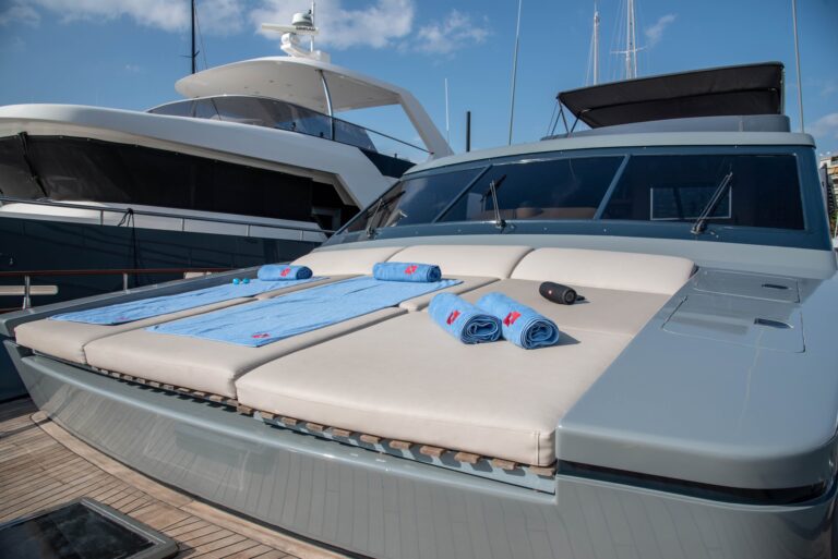 Foredeck sunpads