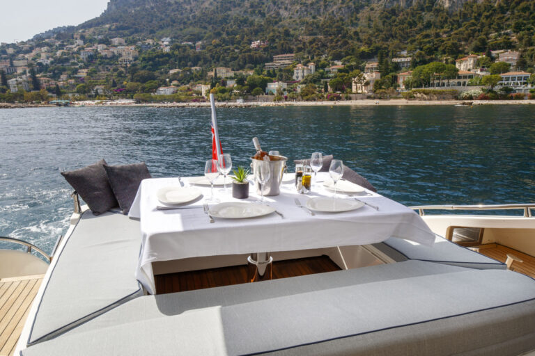 Main Deck Dining