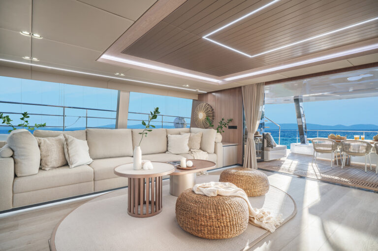 Main Salon Lounge