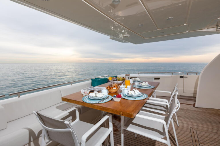 Alfresco Dining Set Up