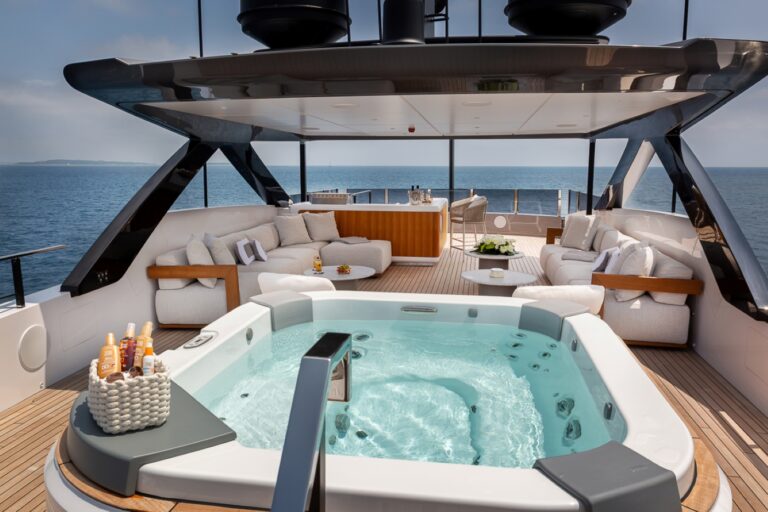 Exterior Sunbathing Area