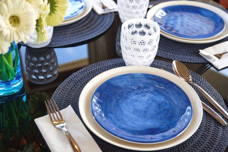 Dining Set Up Detail