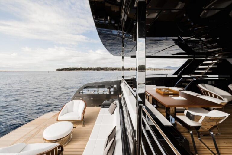 Opendeck With Sea Views