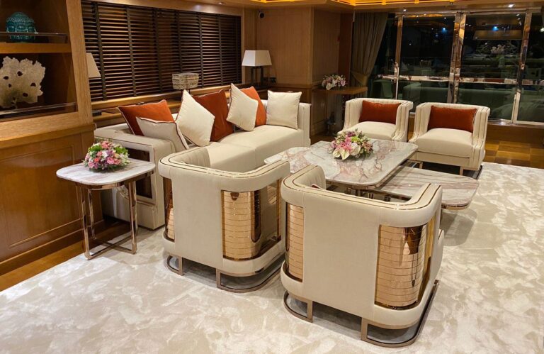 Main salon lounge