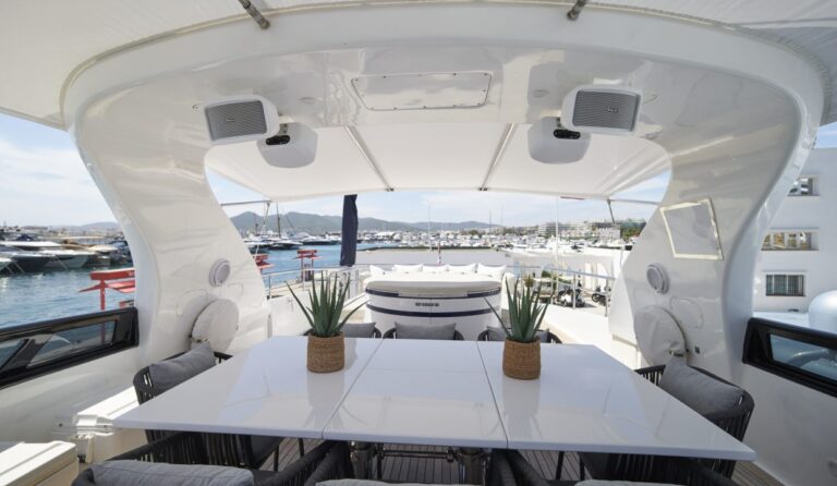 Sun Deck Dining