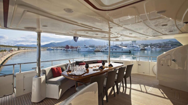 Alfresco Dining