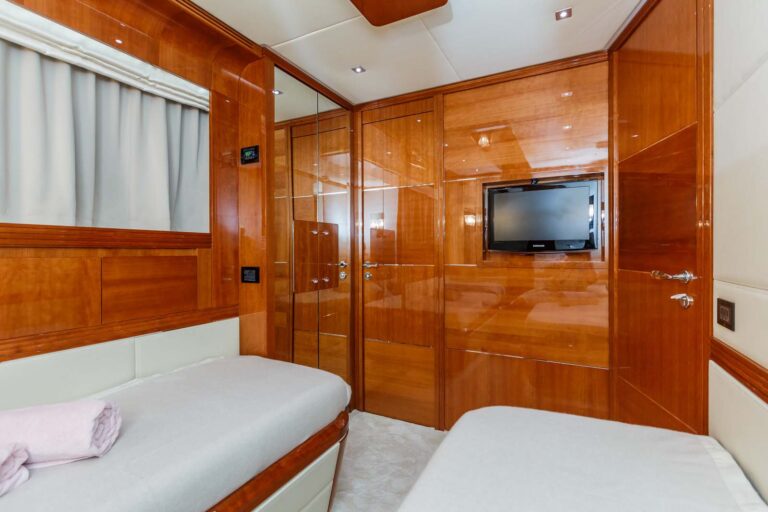 MY LADY MURA - Twin cabin 1