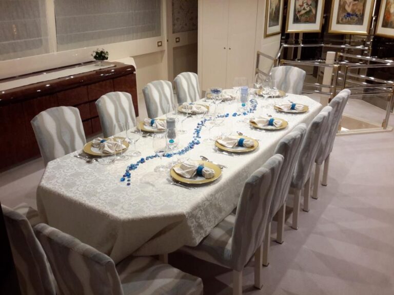 MY LADYSHIP - Dining