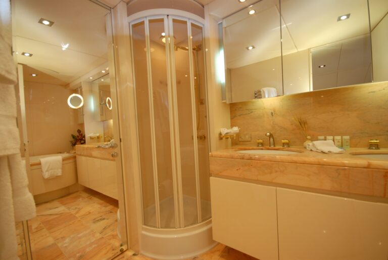 MY LADYSHIP - Master ensuite