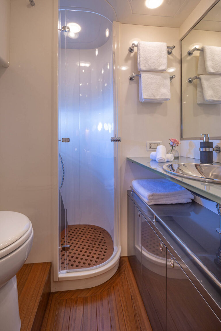 Twin Cabin Ensuite