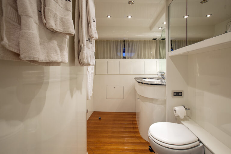 MY LEONIDA - Ensuite 1
