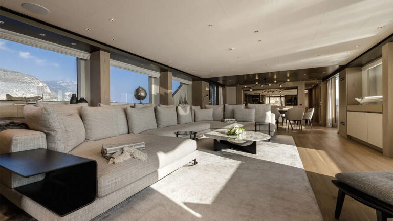Main salon lounge