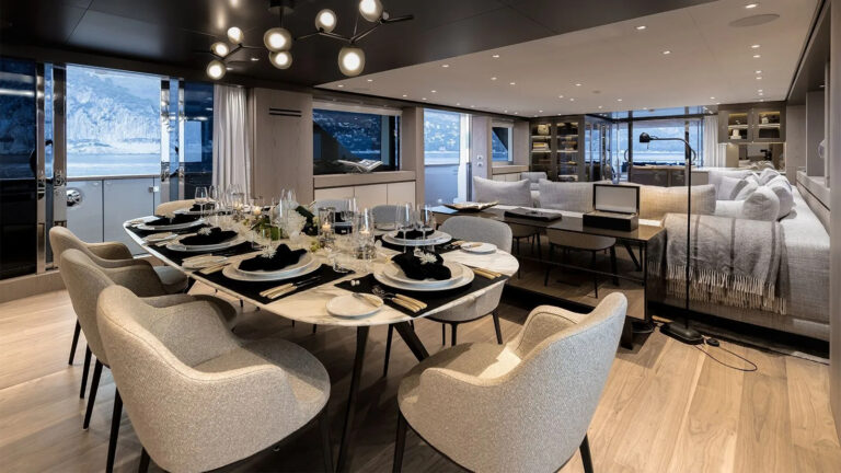 Main salon dining