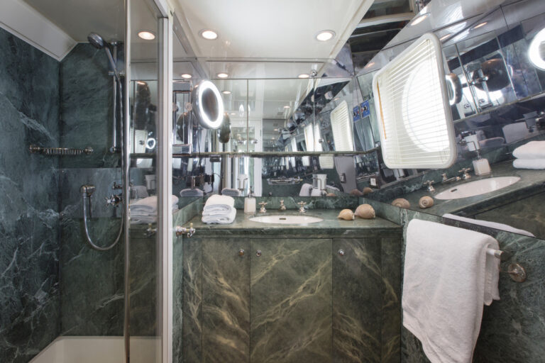 MY LIBRA Y- Master ensuite