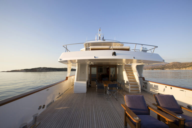 MY LIBRA Y- Sundeck