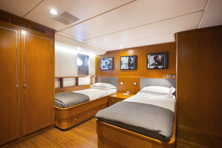 MY LIBRA Y- Twin cabin lower deck