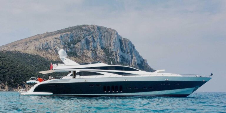 Profile Of The Yacht