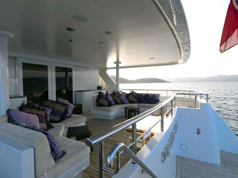 MY LITTLE VIOLET - Aft deck