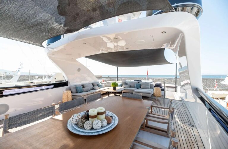 Sun Deck Dining