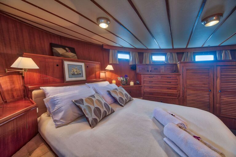 Double Cabin