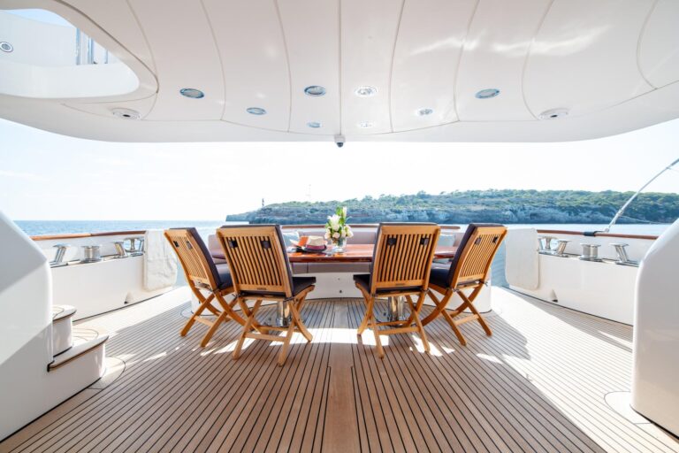 Main Deck Aft Dining